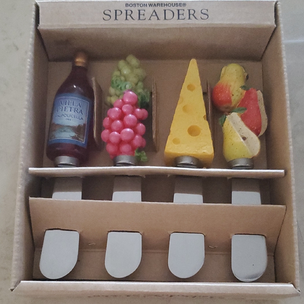 Boston Warehouse Colorful Cheese Spreaders Set